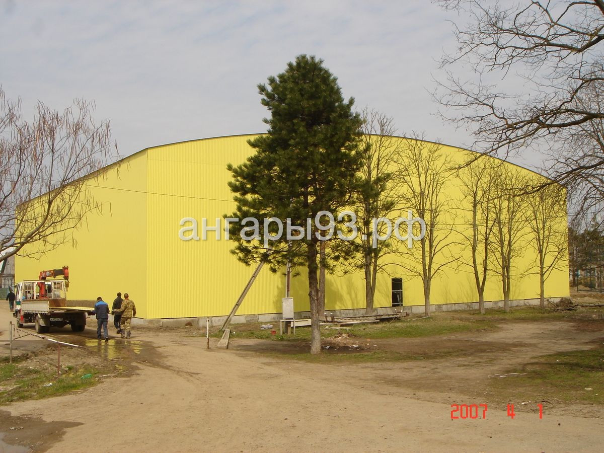 Uteplennyj-karkasnyj-angar